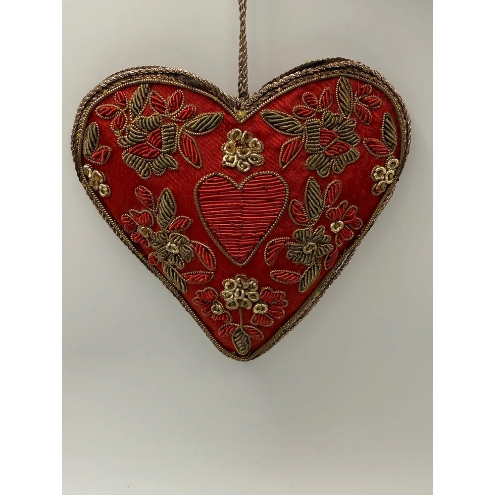 Unbranded intricately detailed